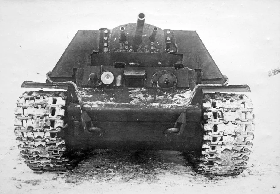 russian-heavy-tank-destroyer-kv.jpg